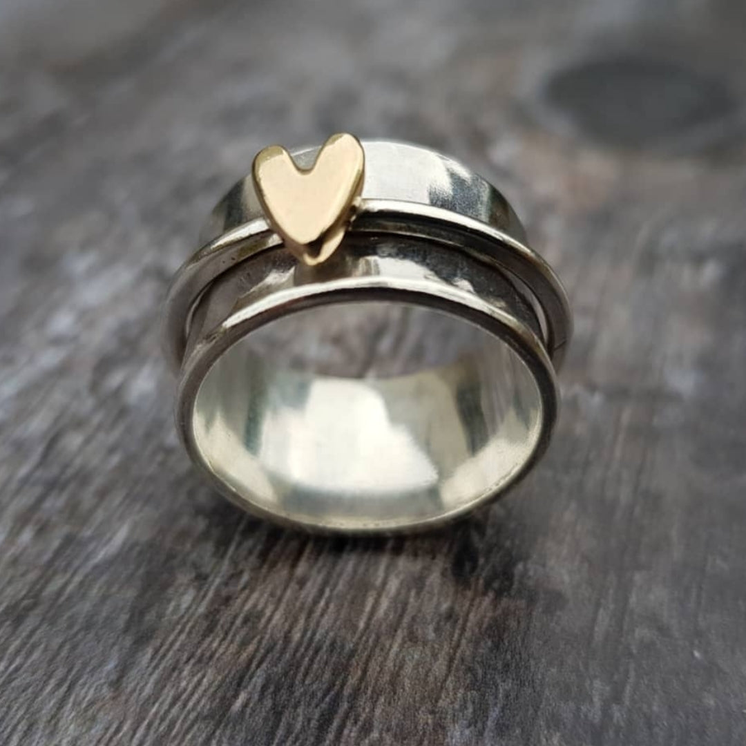 Anna – Anillo de plata con corazón dorado